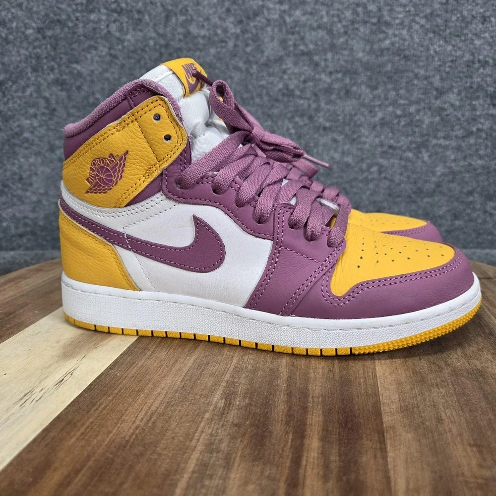 Nike Air Jordan 1 Retro High‎ OG Shoes Youth Size 5Y GS Brotherhood 575441-706